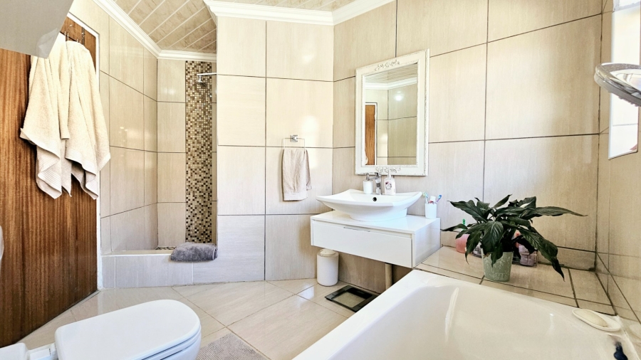 2 Bedroom Property for Sale in Heuwelsig Free State